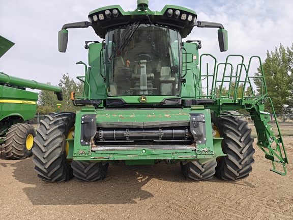 2022 John Deere X9 1000 Combine