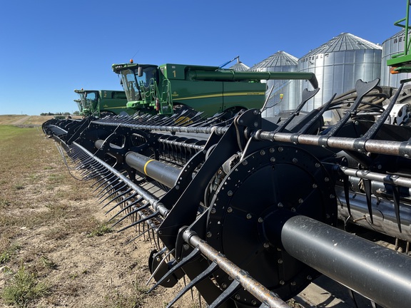 2010 MacDon FD70 Header Combine