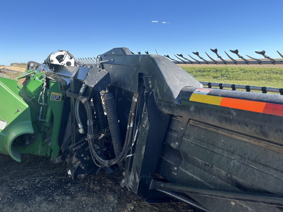 2010 MacDon FD70 Header Combine