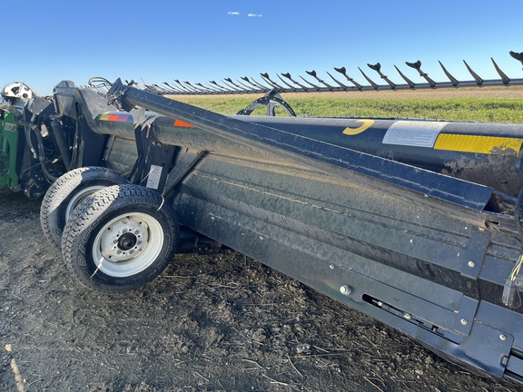 2010 MacDon FD70 Header Combine