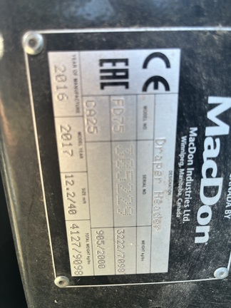 2017 MacDon FD75 Header Combine