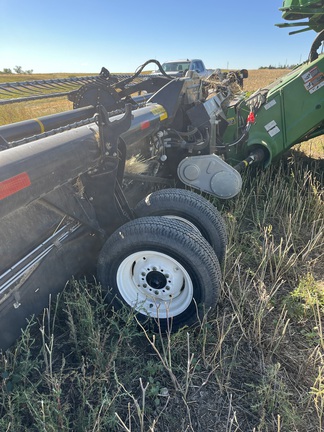 2017 MacDon FD75 Header Combine