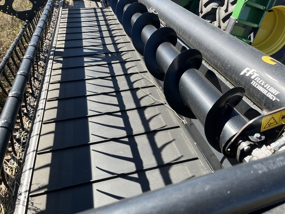 2017 MacDon FD75 Header Combine