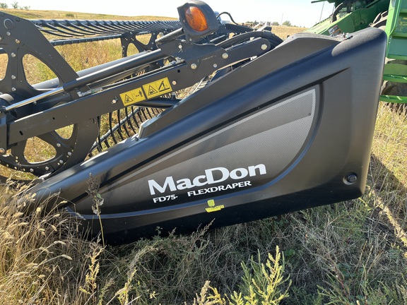 2017 MacDon FD75 Header Combine