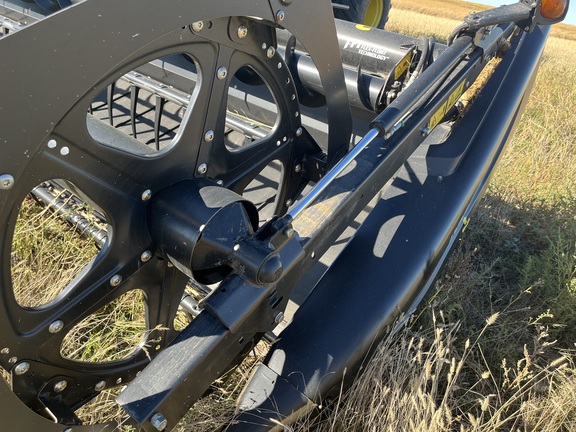 2017 MacDon FD75 Header Combine