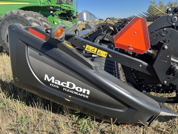 2017 MacDon FD75 Header Combine