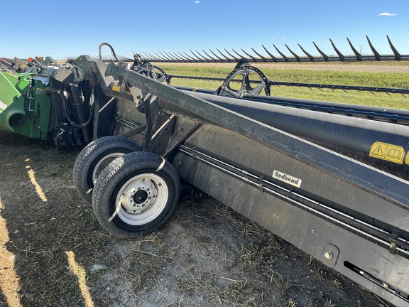 2017 MacDon FD75 Header Combine