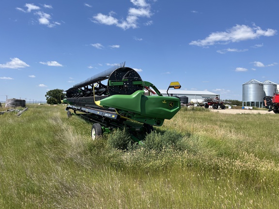 2022 John Deere RD40F Header Combine