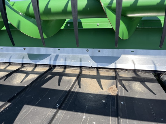 2022 John Deere RD40F Header Combine