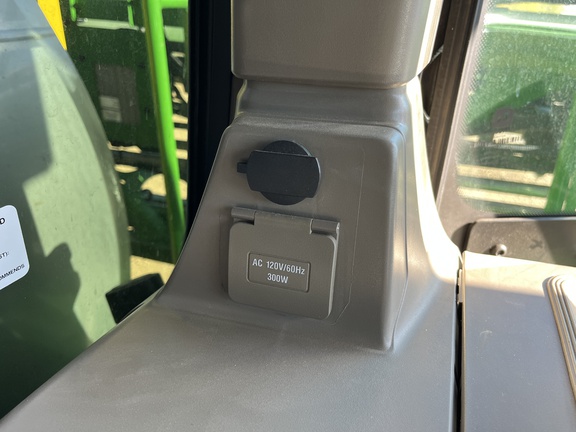 2024 John Deere 616R Sprayer/High Clearance