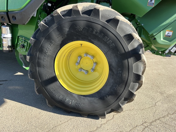 2023 John Deere X9 1000 Combine