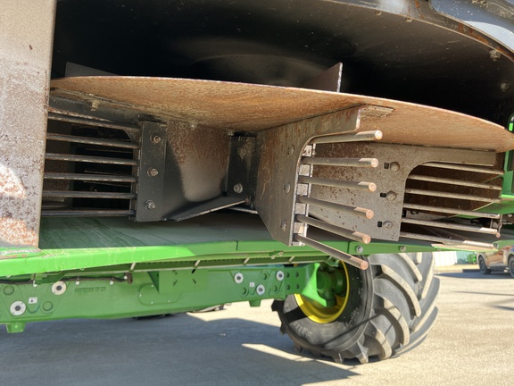 2023 John Deere X9 1000 Combine