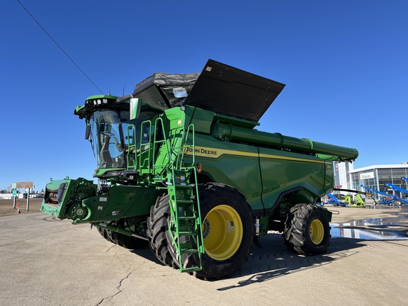 2023 John Deere X9 1000 Combine