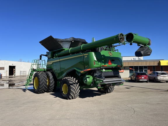 2023 John Deere X9 1000 Combine