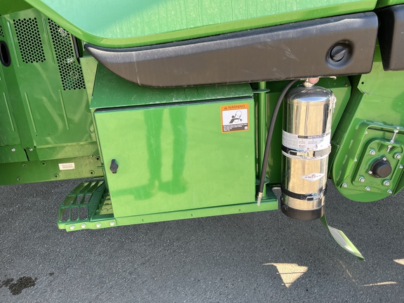 2023 John Deere X9 1000 Combine