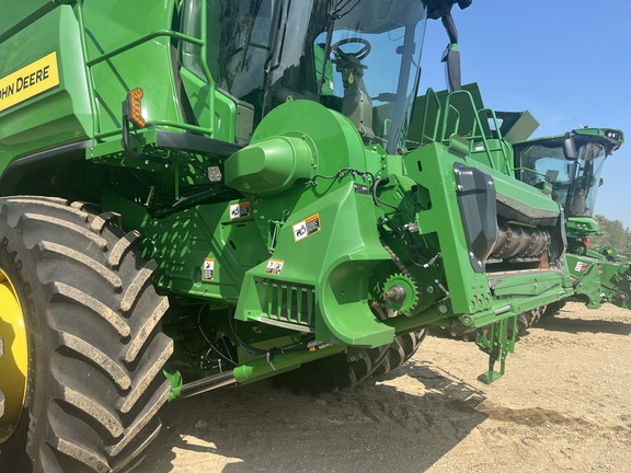 2023 John Deere X9 1100 Combine