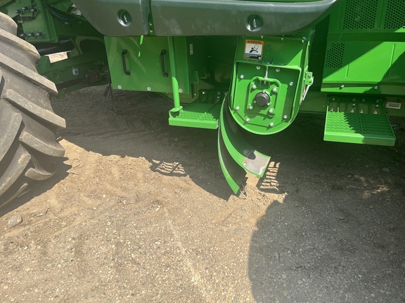 2023 John Deere X9 1100 Combine