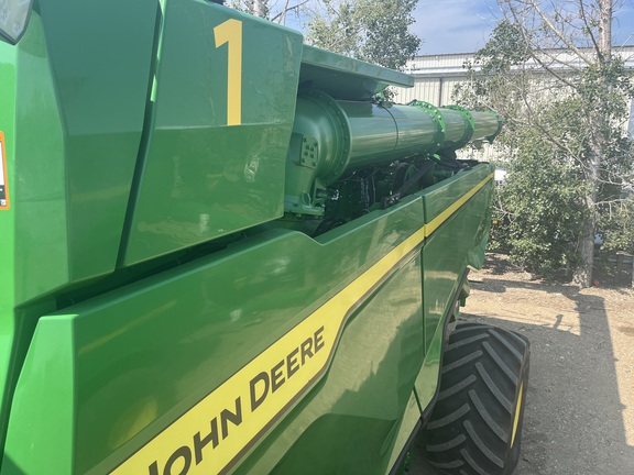 2023 John Deere X9 1100 Combine