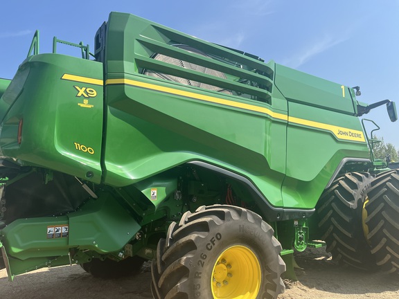 2023 John Deere X9 1100 Combine