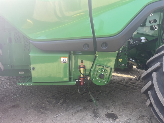 2023 John Deere X9 1100 Combine