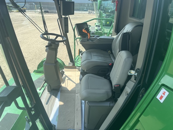 2023 John Deere X9 1100 Combine