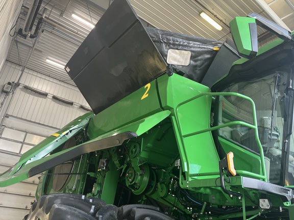 2023 John Deere X9 1100 Combine