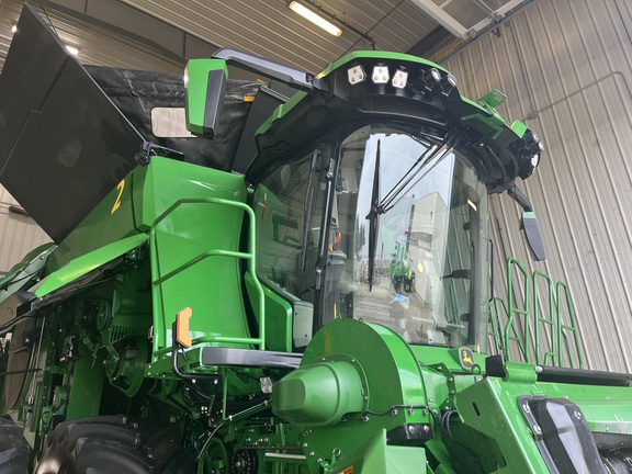 2023 John Deere X9 1100 Combine