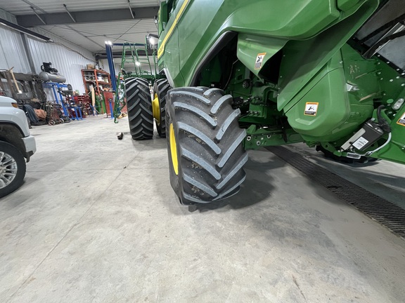 2023 John Deere X9 1100 Combine