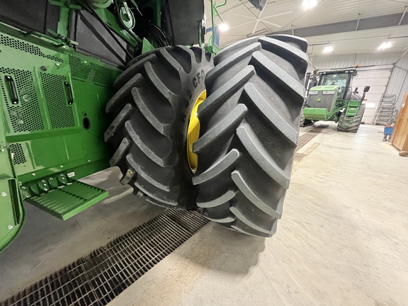 2023 John Deere X9 1100 Combine