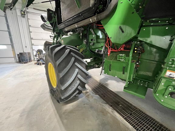 2023 John Deere X9 1100 Combine