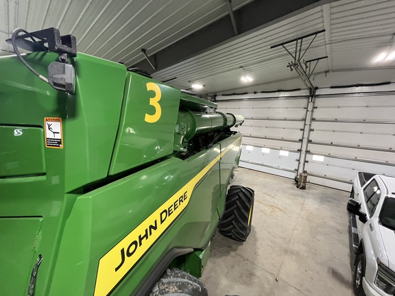 2023 John Deere X9 1100 Combine