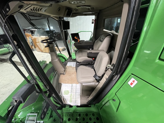 2023 John Deere X9 1100 Combine