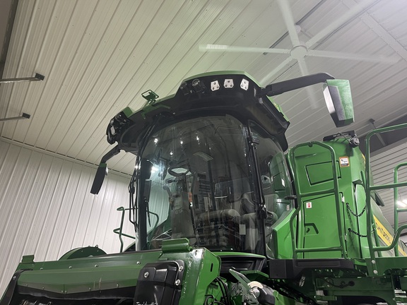 2023 John Deere X9 1100 Combine