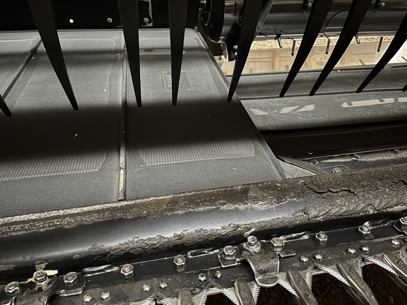 2022 MacDon FD140 Header Combine