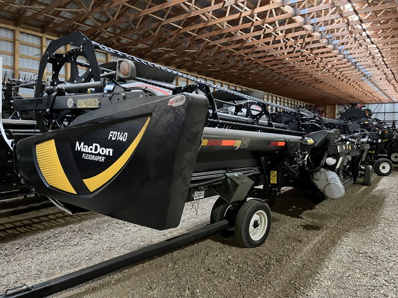 2022 MacDon FD140 Header Combine