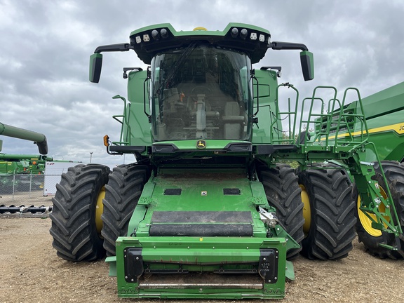 2023 John Deere X9 1000 Combine