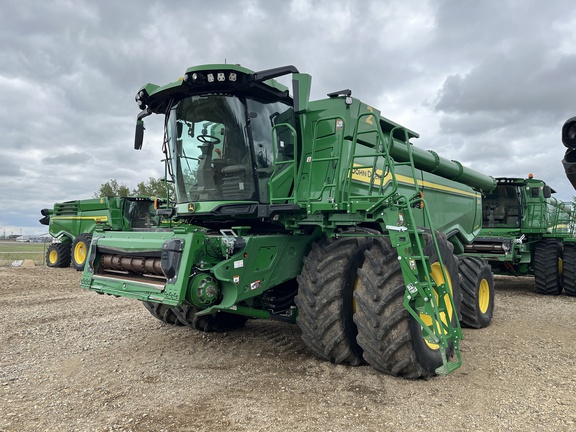 2023 John Deere X9 1000 Combine