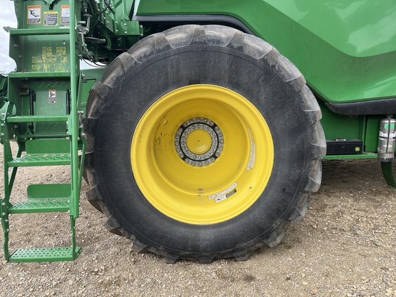 2023 John Deere X9 1000 Combine
