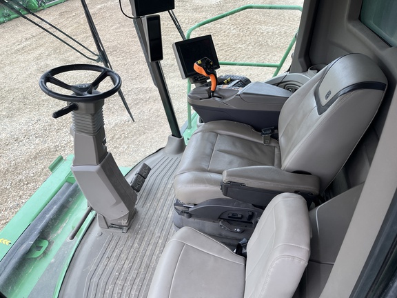 2023 John Deere X9 1000 Combine