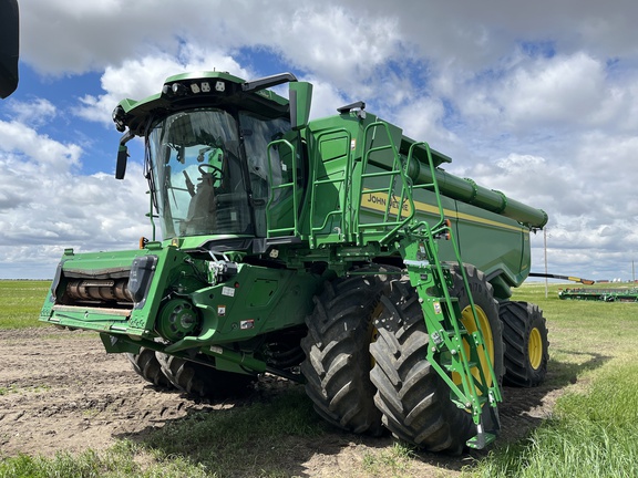 2023 John Deere X9 1000 Combine