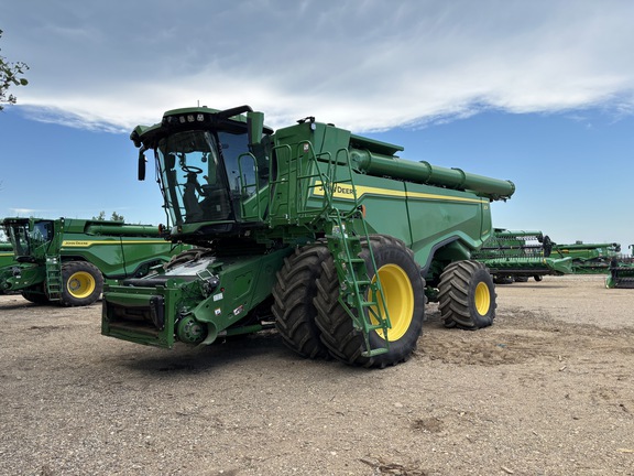 2023 John Deere X9 1000 Combine