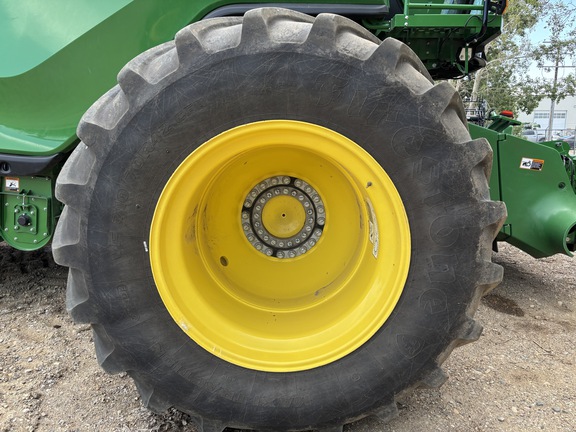 2023 John Deere X9 1000 Combine