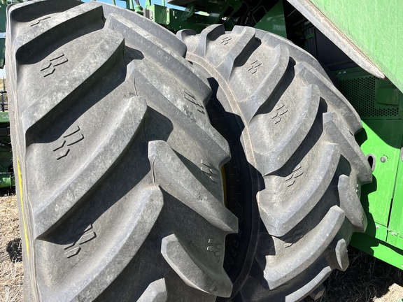 2024 John Deere X9 1000 Combine