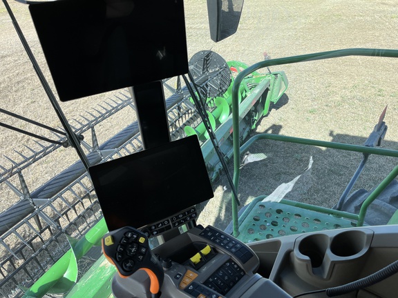 2024 John Deere X9 1000 Combine