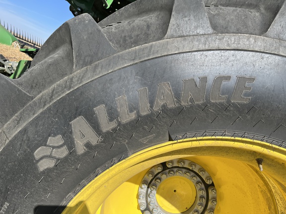 2024 John Deere X9 1000 Combine