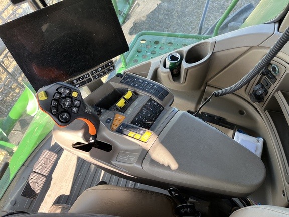 2024 John Deere X9 1000 Combine