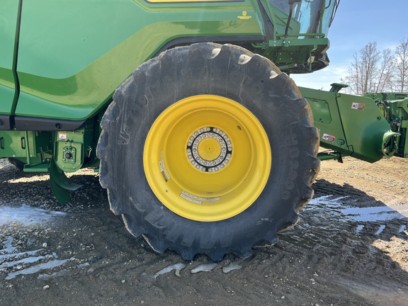 2024 John Deere X9 1000 Combine