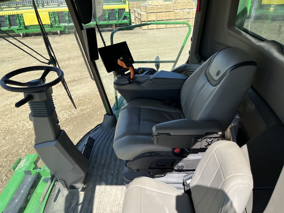2024 John Deere X9 1000 Combine