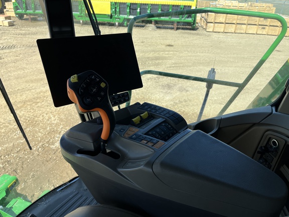2024 John Deere X9 1000 Combine