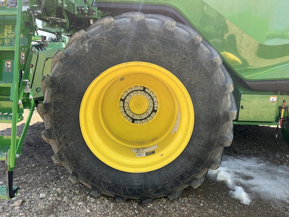 2024 John Deere X9 1000 Combine